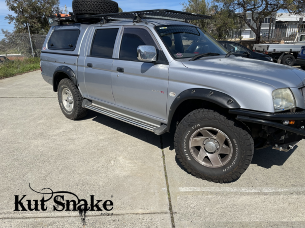 Fender flares Mitsubishi