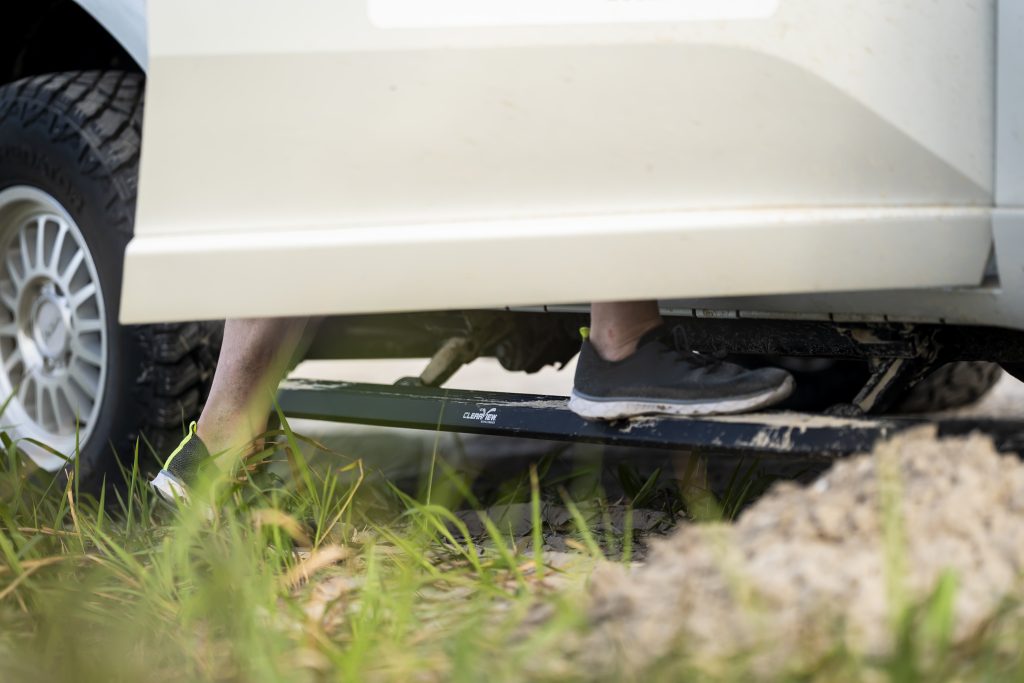 ClearView Swing-Boards Toyota Land Cruiser / Prado 250 - Image 2