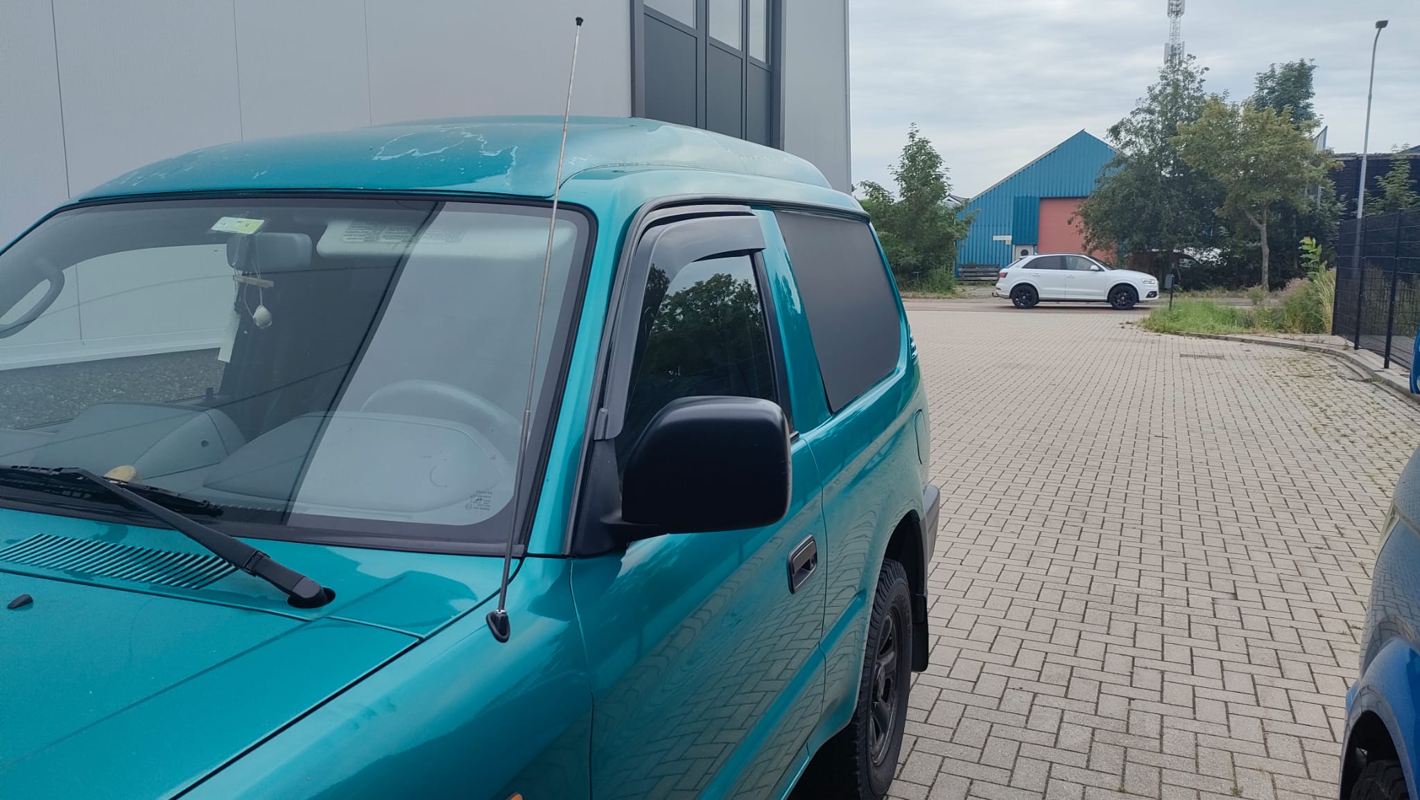 WeatherShields side wind deflector for Toyota Land Cruiser 90 serie Fits both 3 and 5 door models - Image 3