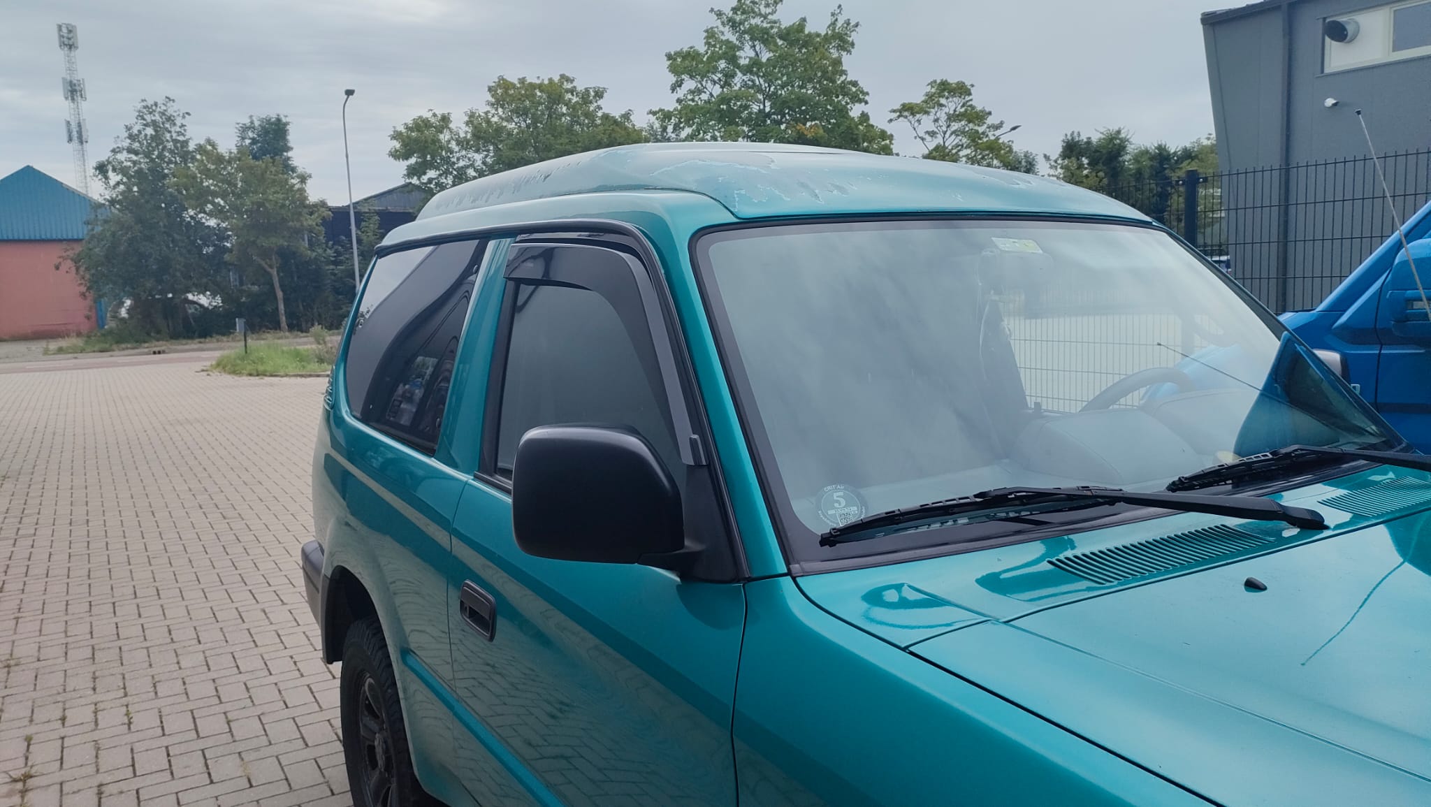 WeatherShields side wind deflector for Toyota Land Cruiser 90 serie Fits both 3 and 5 door models - Image 2